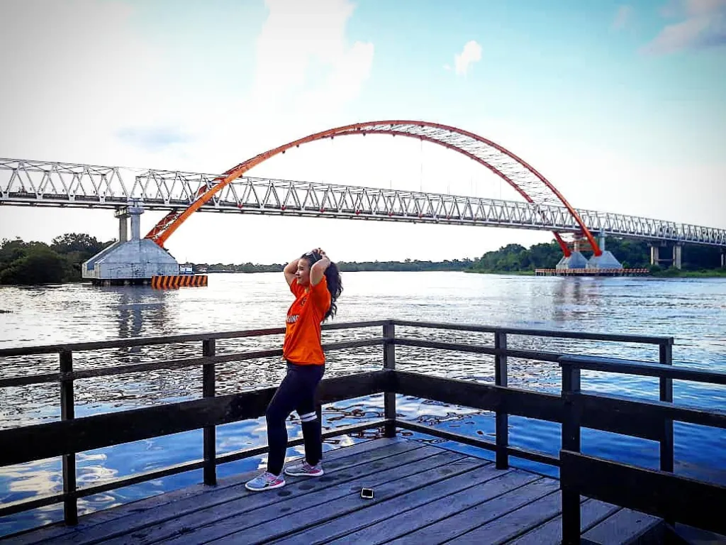 Destinasi Wisata Palangkaraya dengan Pemandangan Luar Biasa Jembatan Kahayan